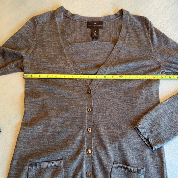 Fenn Wright Manson 100% Merino Wool Brown V Neck Button Cardigan‎ Sweater Size M - Picture 8 of 11